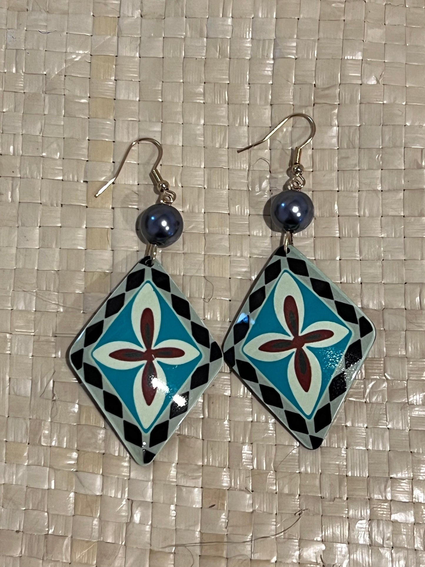 Akenese - Acrylic and Pearl Drops