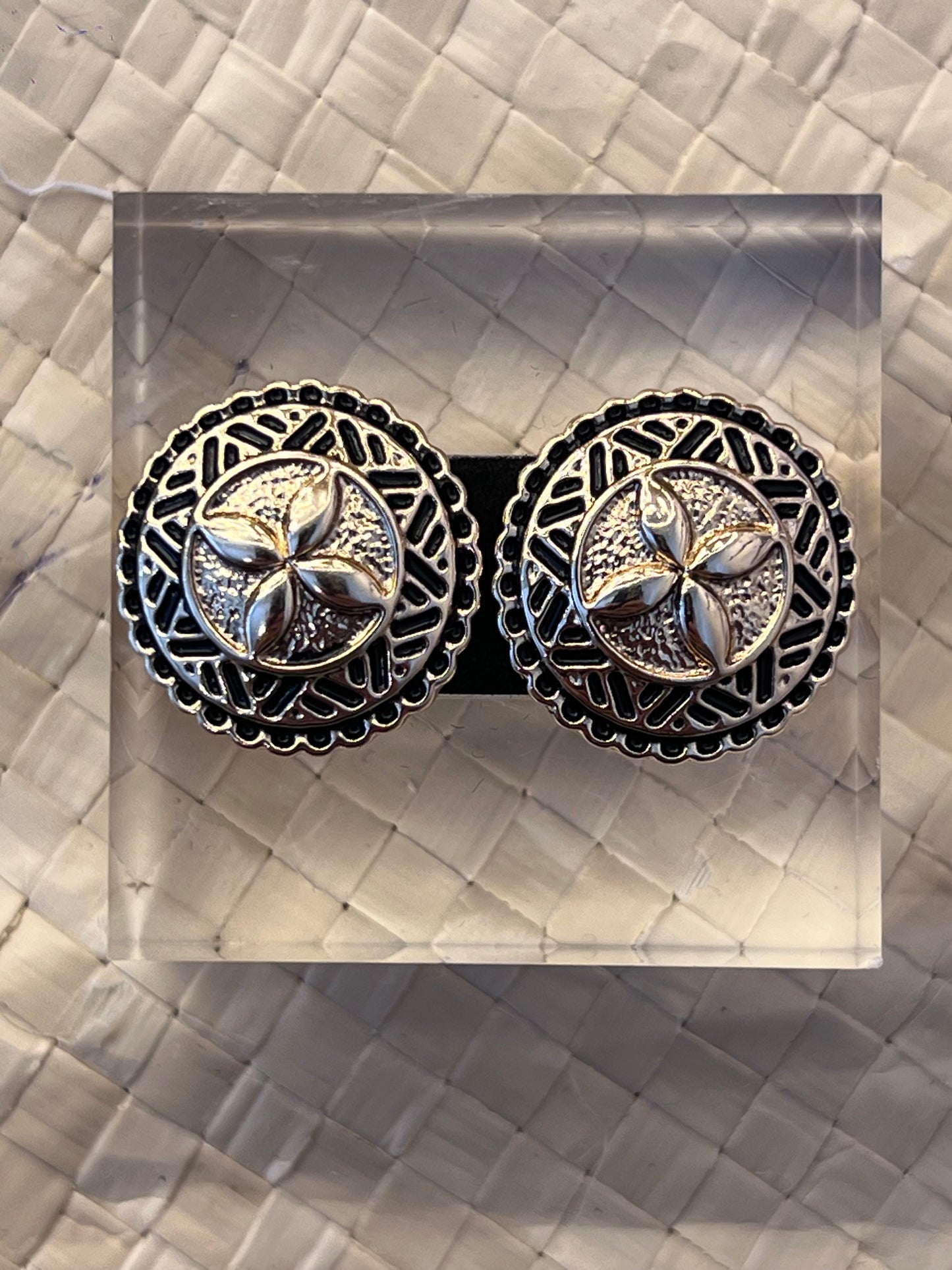 Matanofie - Rounded Pua Studs