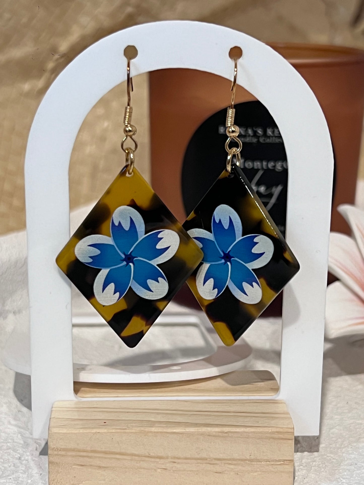 Lorrina - Acrylic Diamond Pua Drops