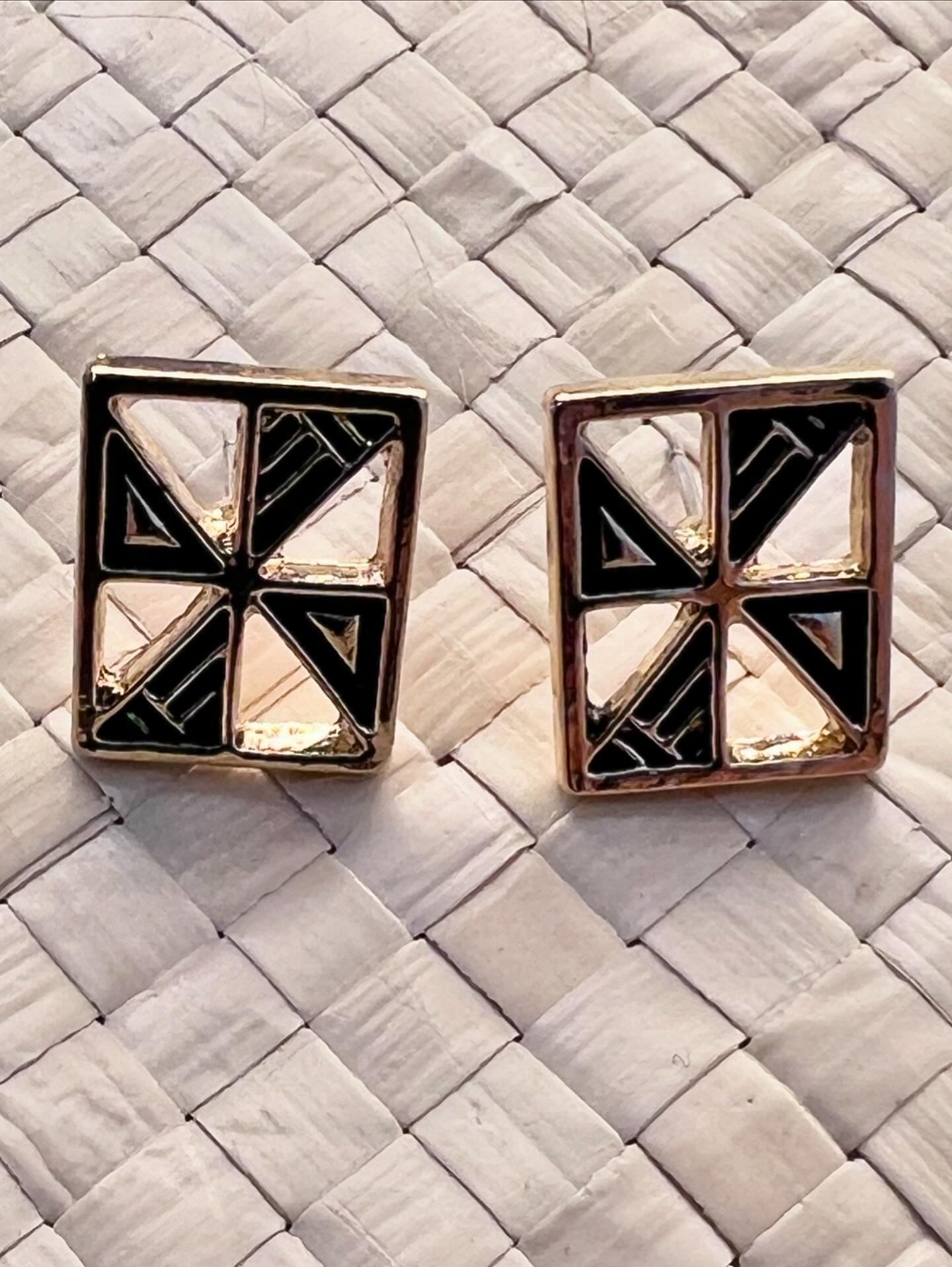 Matanofie - Manulua Studs