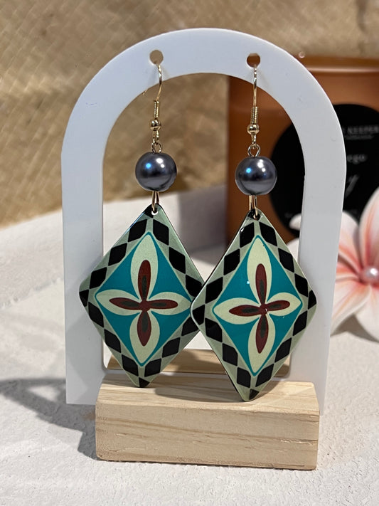 Akenese - Acrylic and Pearl Drops