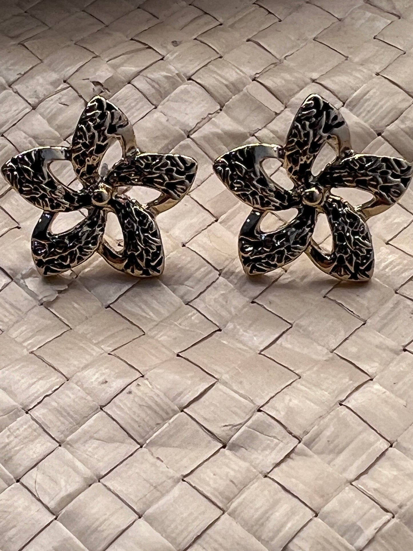 Matanofie - Patterned Pua Studs