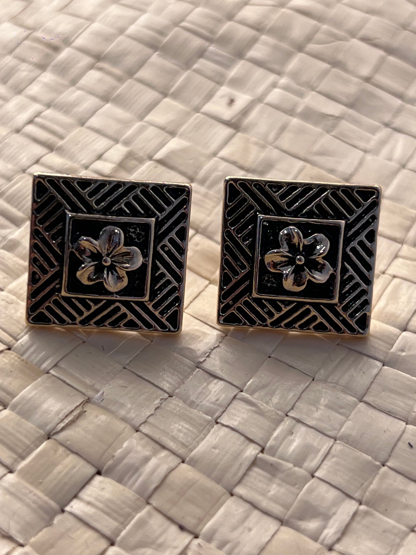 Matanofie - Square Pua Studs