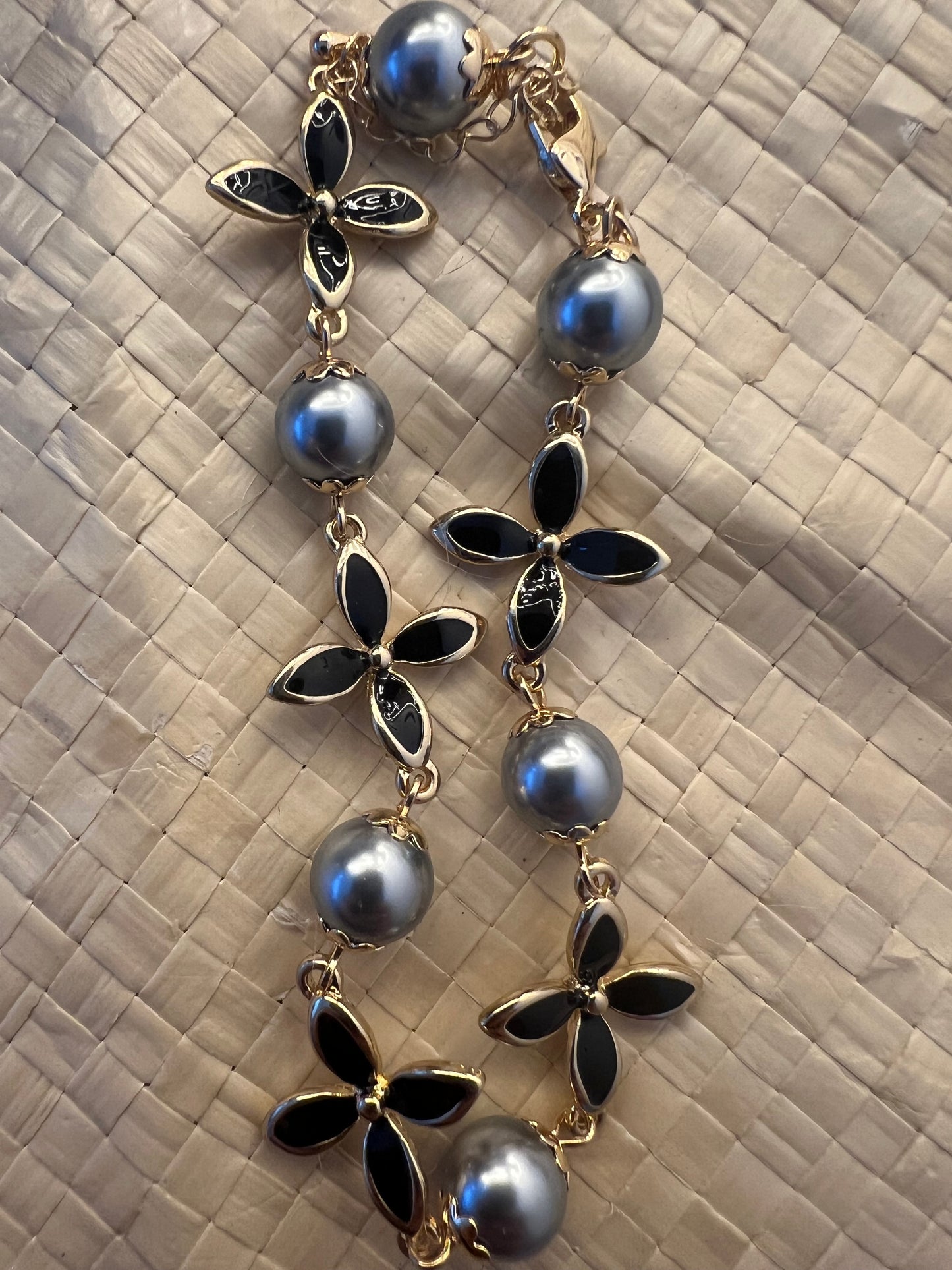 Aliitasi Sei pearl Bracelet