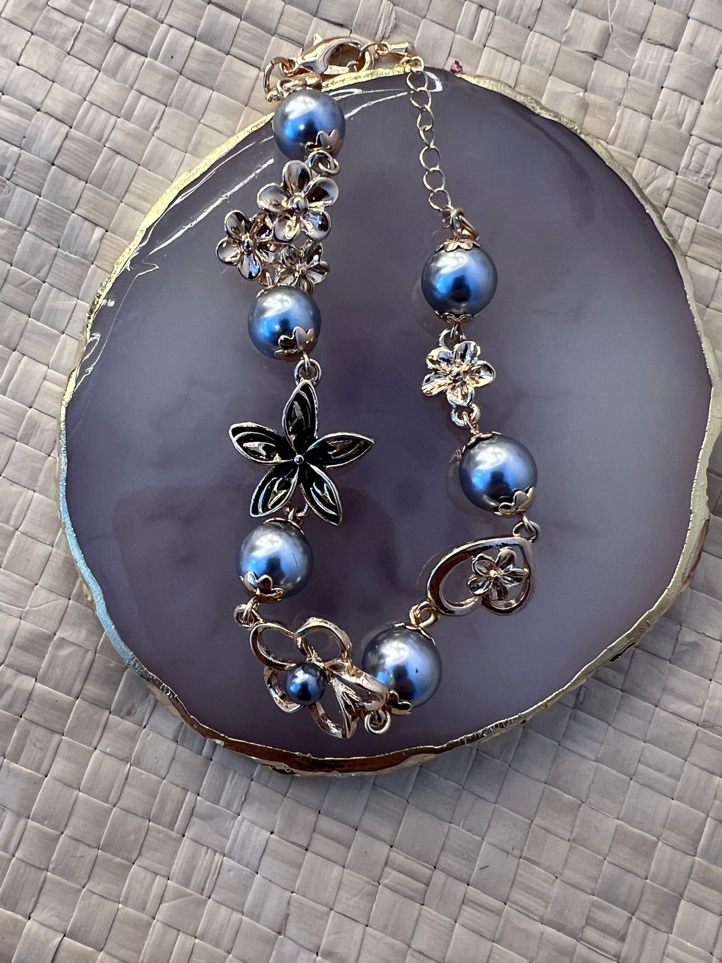 Ali’itasi - Pua Pearl charm Bracelet