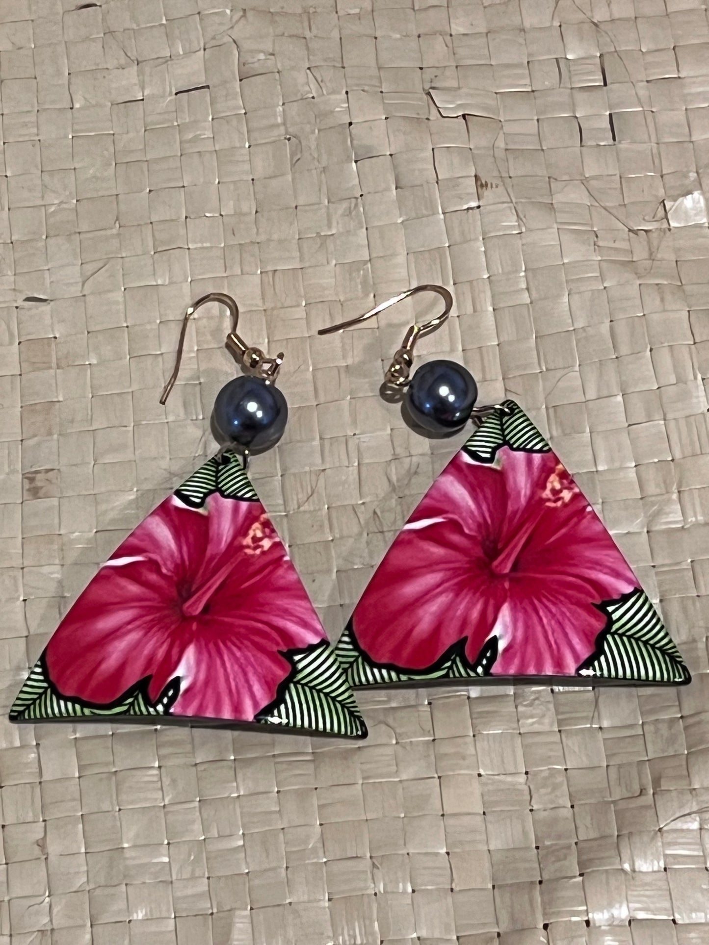 Shirley - Hibiscus Triangle Drops