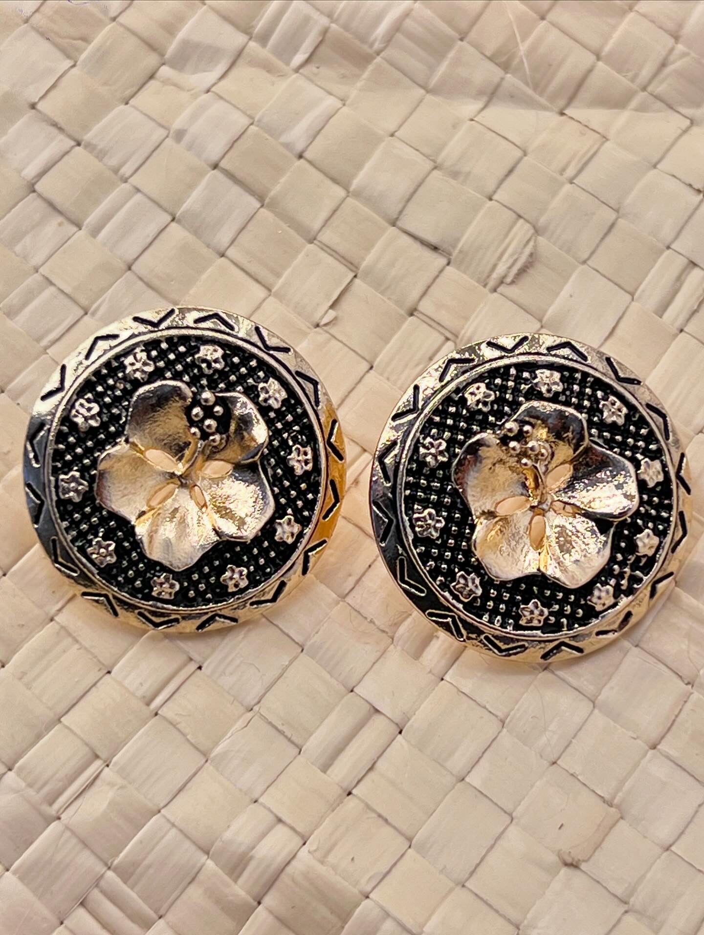 Matanofie - Round Aute Studs